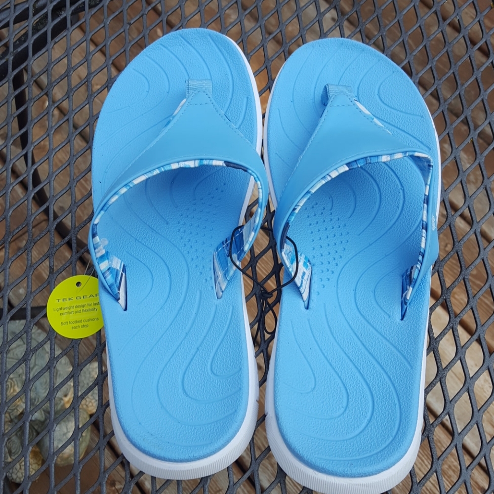 NWT women's Tek Gear light blue sandals - Picture 3 of 10